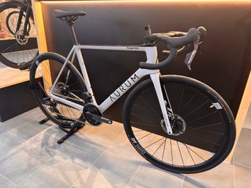 Used Aurum Essentia 2025 Road & Gravel, Light Gray — image 2 of 7