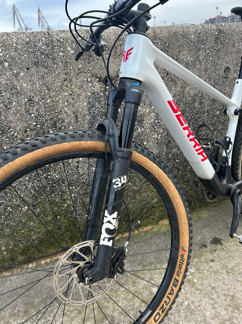 Berria BRAVO 6 2024 2024 Mountainbike d'occasion — image 6 sur 8