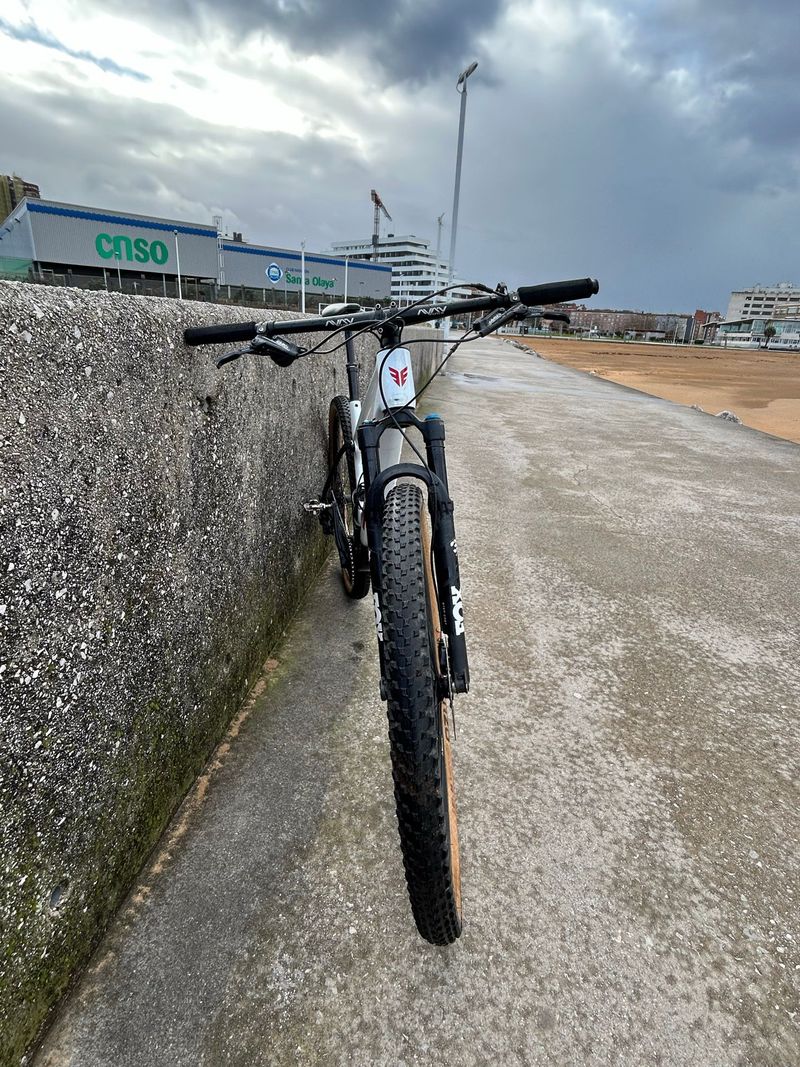 Berria BRAVO 6 2024 2024 Mountainbike d'occasion — image 7 sur 8