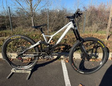 Gebrauchtes Specialized Demo SRAM X01 DH 2023 Mountainbike, Schwarz — Bild 2 von 3
