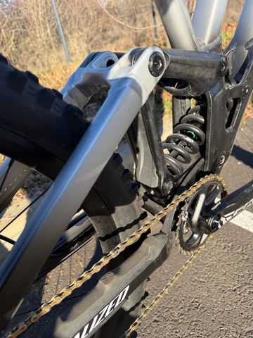 Gebrauchtes Specialized Demo SRAM X01 DH 2023 Mountainbike, Schwarz — Bild 3 von 3
