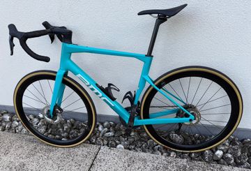 Used BMC Roadmachine 01 THREE 2022 2022 Road & Gravel, Blue — image 6 of 8