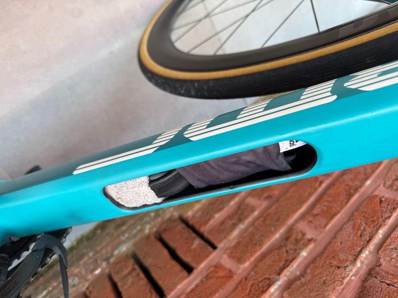 Used BMC Roadmachine 01 THREE 2022 2022 Road & Gravel, Blue — image 8 of 8