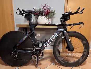 Factor, Hanzo SRAM Red eTap AXS