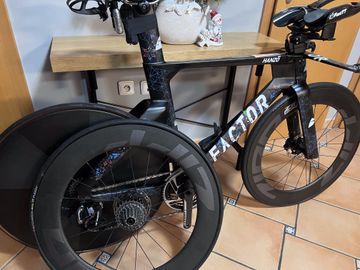 Used Factor Hanzo SRAM Red eTap AXS 2023 Road & Gravel, Black — image 4 of 6