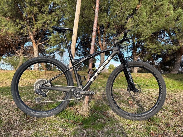 Used Trek Supercaliber SRAM GX Eagle AXS 2022 Mountainbike, Black, 29 — image 1 of 9