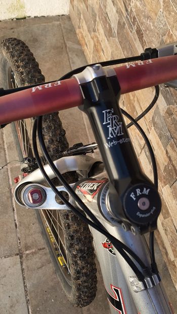 Used Trek Fuel SRL 2002 Mountainbike, Light Gray — image 6 of 7