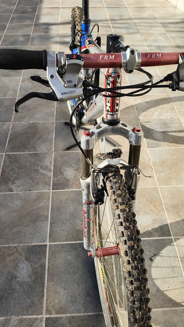 Used Trek Fuel SRL 2002 Mountainbike, Light Gray — image 5 of 7
