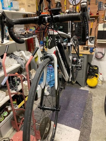 Used Specialized Roubaix 2015 Road & Gravel, White — image 7 of 7