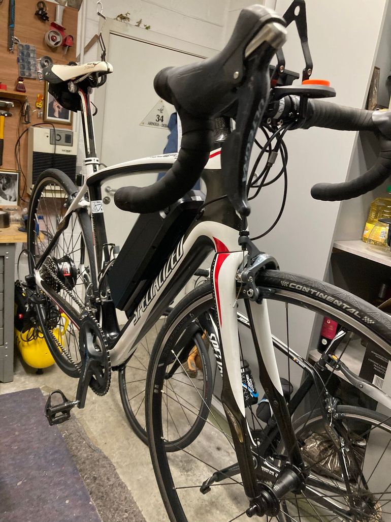 Used Specialized Roubaix 2015 Road & Gravel, White — image 1 of 7