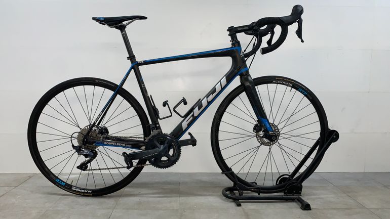 Used Fuji Fuji SL 2.1 Full Carbon Shimano Ultegra 11sp Disc (2020) - Size XL 2021 Road & Gravel, Black — image 3 of 8