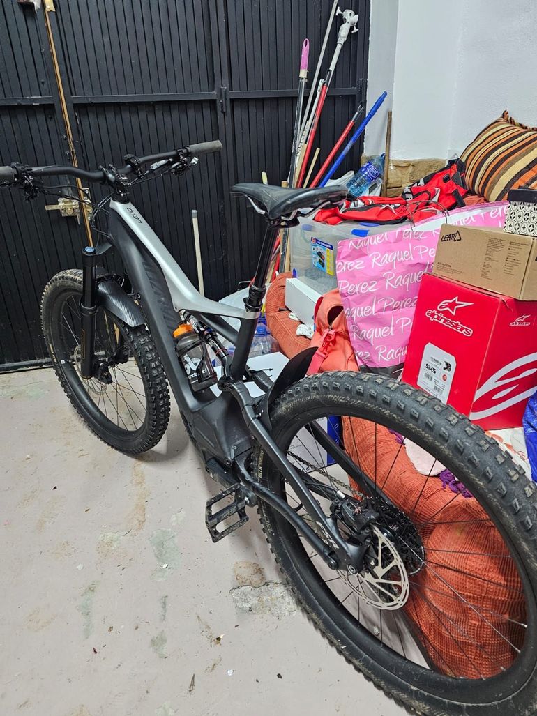 Used Specialized Men's Turbo Levo FSR Expert Carbon 6Fattie/29 2018 2018 Mountainbike, Black, 29 — image 9 of 19
