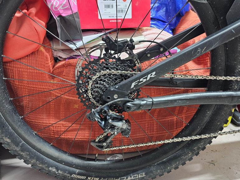 Used Specialized Men's Turbo Levo FSR Expert Carbon 6Fattie/29 2018 2018 Mountainbike, Black, 29 — image 10 of 19