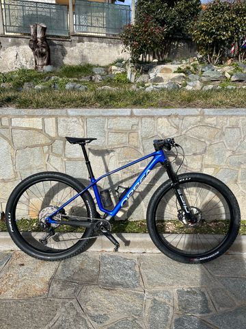 Gebrauchtes Orbea ALMA M30 2025 2025 Mountainbike, Blau, 29 — Bild 1 von 8