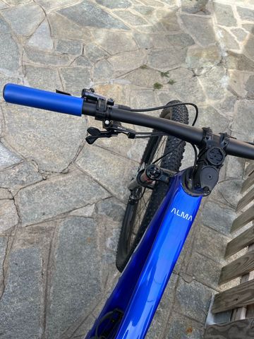 Gebrauchtes Orbea ALMA M30 2025 2025 Mountainbike, Blau, 29 — Bild 8 von 8