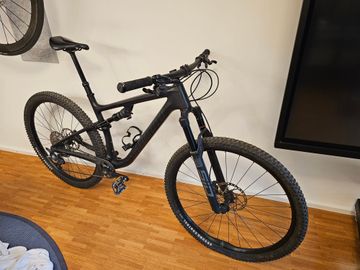 Used Specialized Epic EVO Comp 2021 2021 Mountainbike, Green, 29 — image 1 of 7