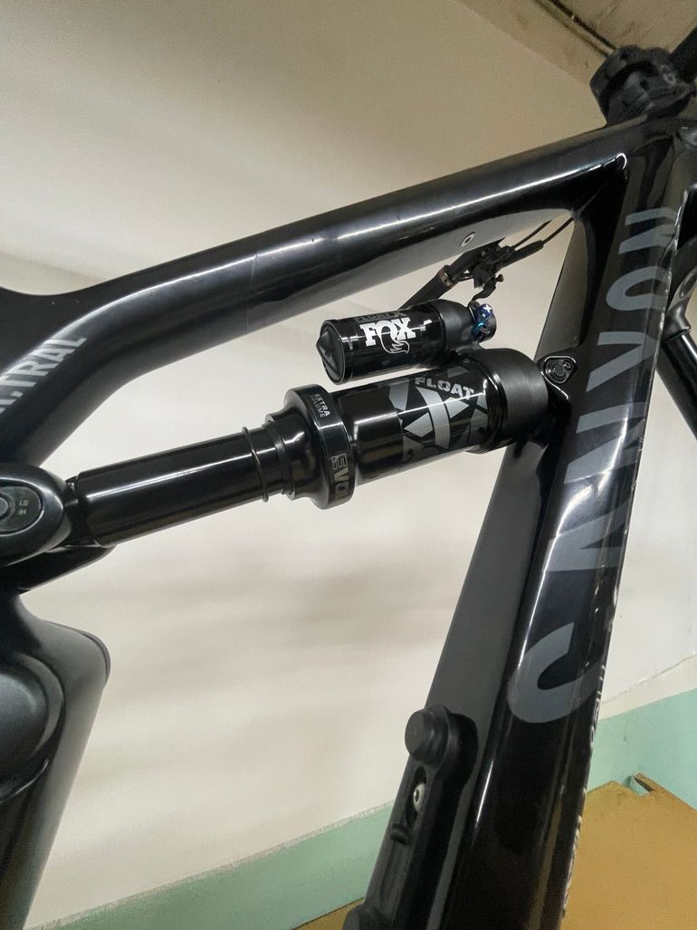Used Canyon Spectral Shimano SLX 2023 bike, Black — image 32 of 45