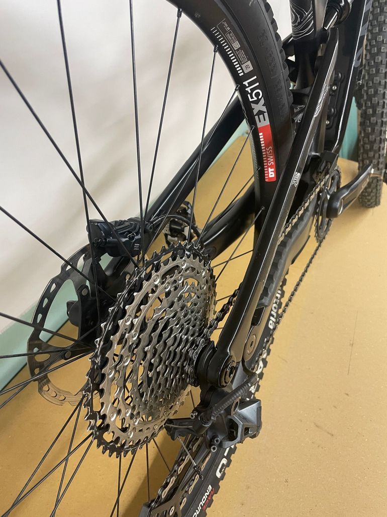 Used Canyon Spectral Shimano SLX 2023 bike, Black — image 23 of 45