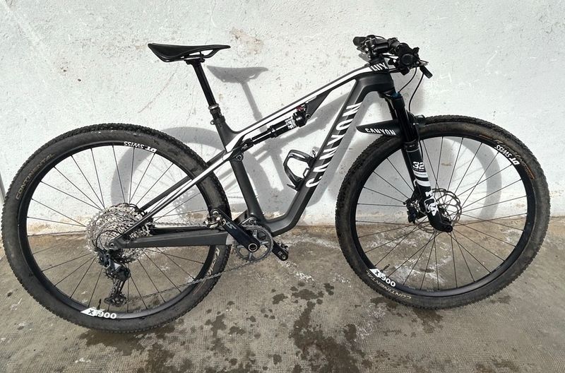 Used Canyon Lux CF 6 2022 2022 MTB