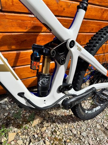 Used Pivot Firebird Pfr 2024 Mountainbike, White — image 14 of 17