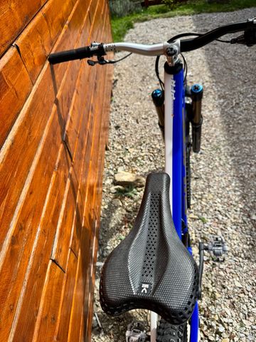 Used Pivot Firebird Pfr 2024 Mountainbike, White — image 9 of 17