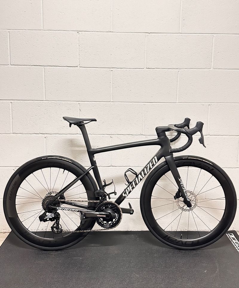 Specialized Tarmac SL8 Pro - SRAM Force eTap AXS 2024 2024 Road & Gravel d'occasion