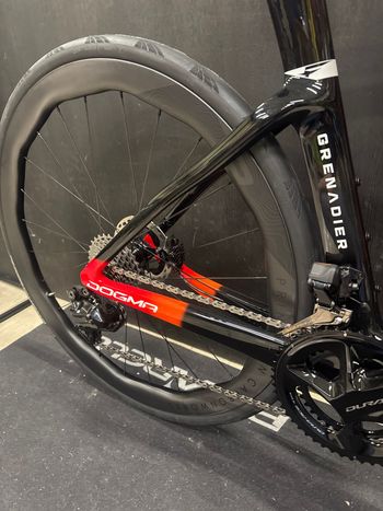 Used Pinarello DOGMA F DURA ACE Di2 2025 2025 Road & Gravel, Red — image 6 of 12