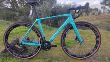 Gebrauchtes Bianchi Impulso COMP GRX 610 disc 2025 2025 Road & Gravel
