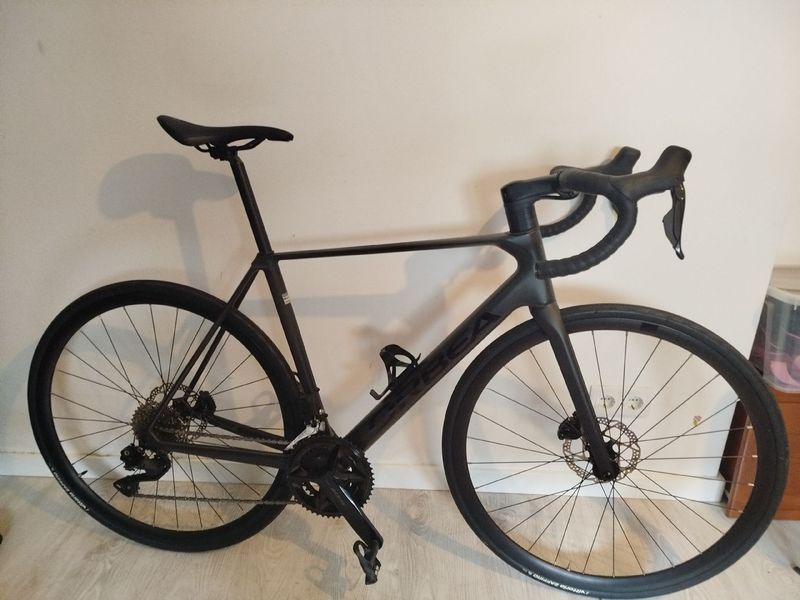 Gebrauchtes Orbea ORCA M30i 2025 2025 Road & Gravel, Schwarz — Bild 1 von 8