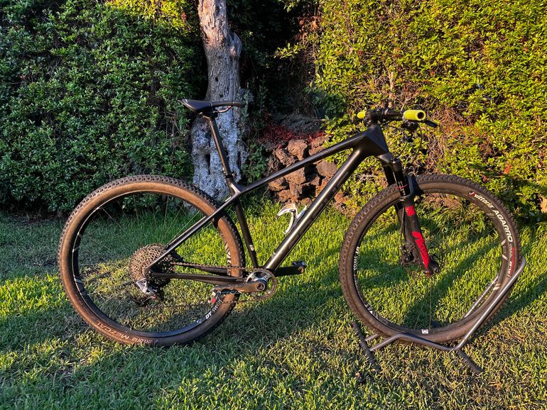 Used Focus Raven SRAM X01 Eagle 2019 Mountainbike, Black — image 1 of 6