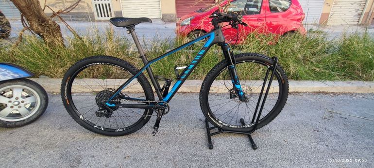 Used Canyon Exceed Cf Sl 7.9 2017 Mountainbike, Nero — image 1 of 7