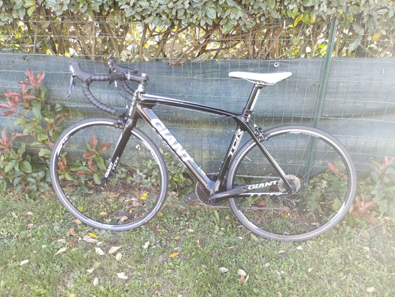 Used Giant TCR Composite 2011 2011 Road & Gravel, Black — image 1 of 8