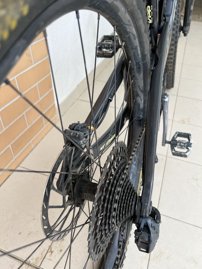 Used Santa Cruz Megatower 2024 Mountainbike, Light Gray, 29 — image 13 of 14