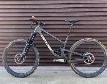 Used Santa Cruz Megatower 2024 Mountainbike, Light Gray, 29 — image 2 of 14