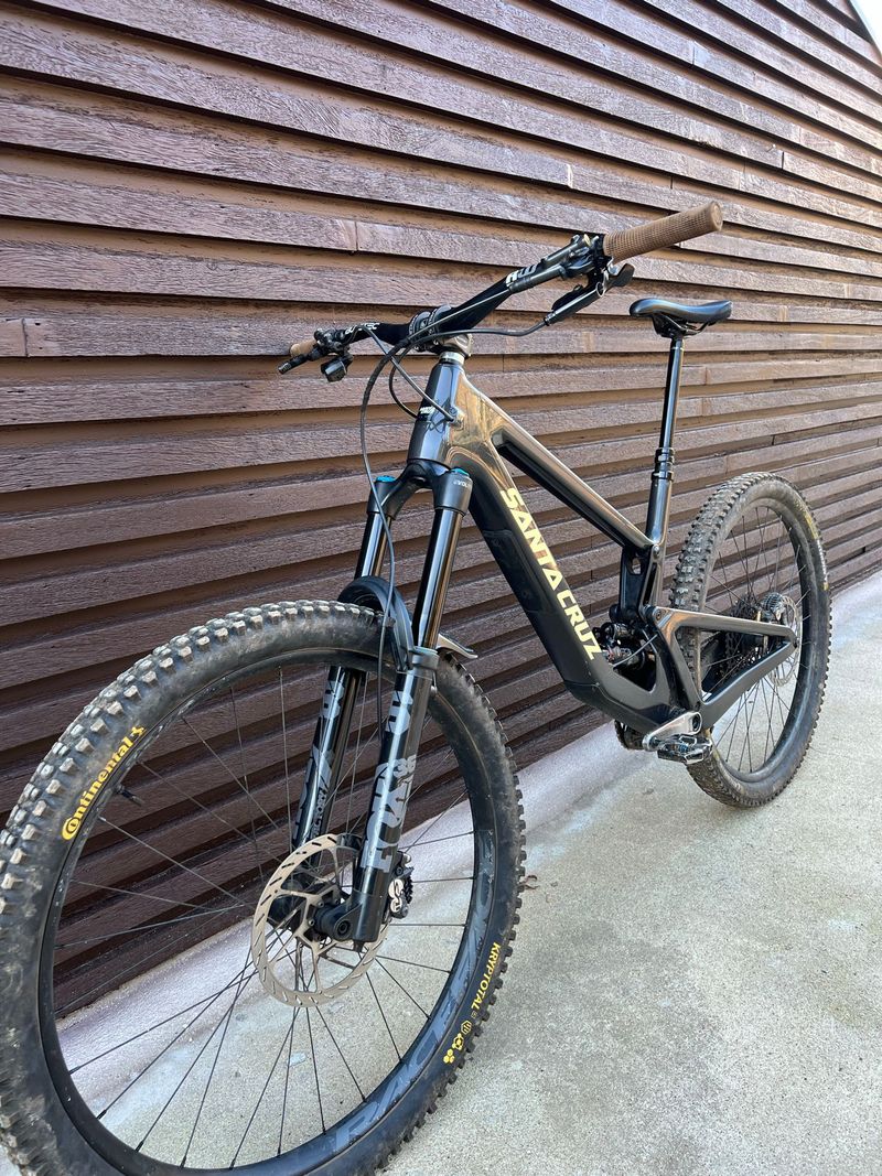 Used Santa Cruz Megatower 2024 Mountainbike, Light Gray, 29 — image 1 of 14