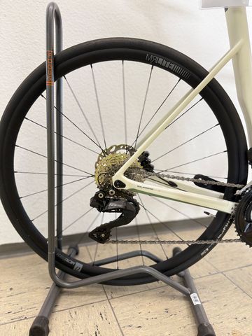 Used Basso Astra Shimano 105 Di2 2025 Road & Gravel, White — image 5 of 7