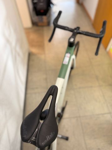 Used Basso Astra Shimano 105 Di2 2025 Road & Gravel, White — image 7 of 7