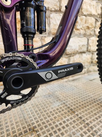 Used Giant Trance Shimano SLX 2022 Mountainbike, Purple — image 3 of 11