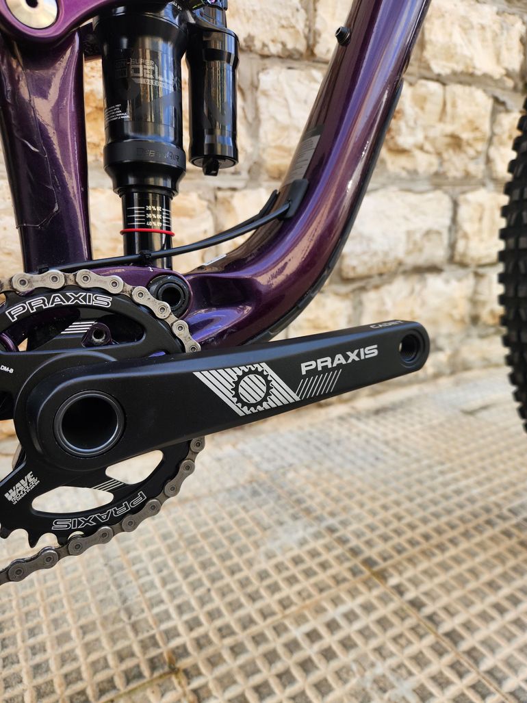 Used Giant Trance Shimano SLX 2022 Mountainbike, Purple — image 3 of 11