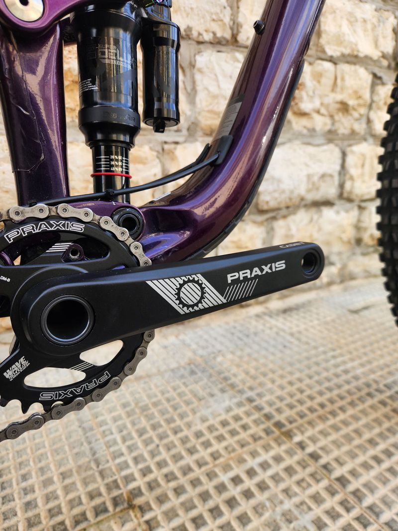 Used Giant Trance Shimano SLX 2022 Mountainbike, Purple — image 3 of 11