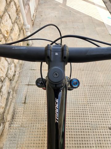 Used Giant Trance Shimano SLX 2022 Mountainbike, Purple — image 9 of 11