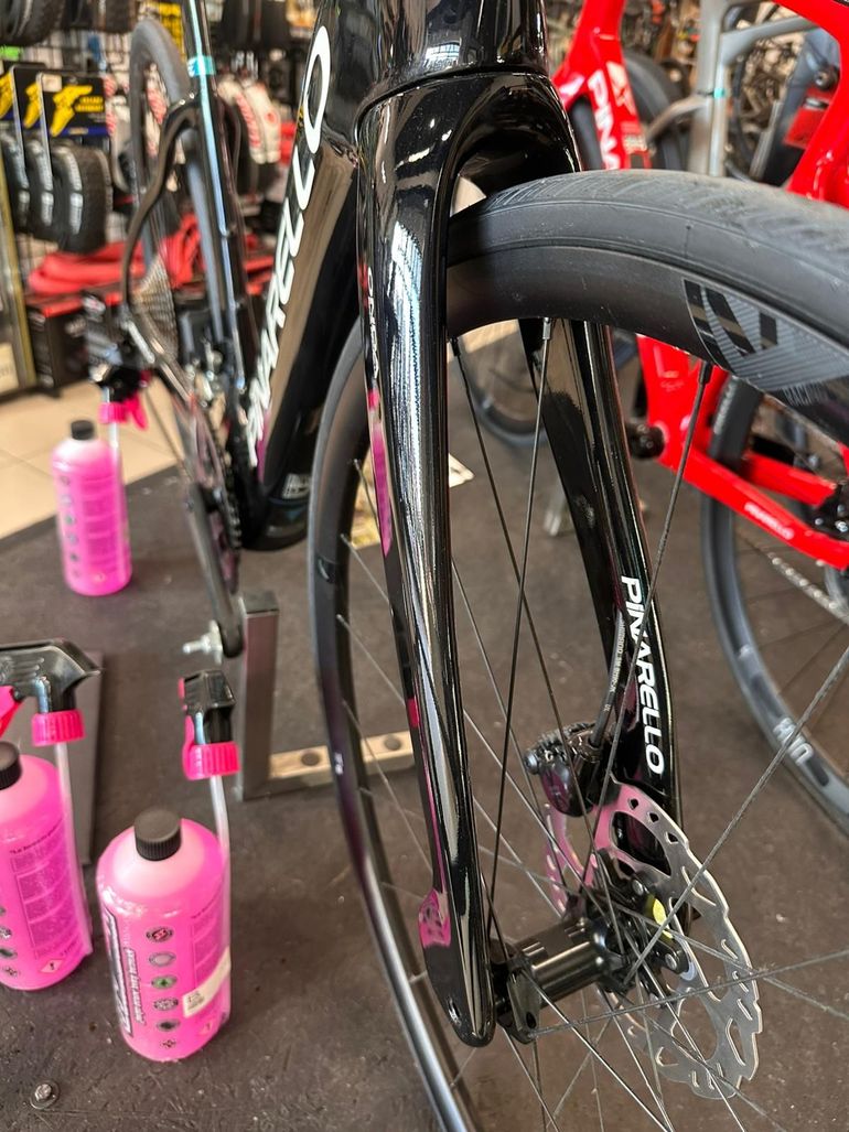 Used Pinarello NYTRO E5 ROAD - 105 Di2 2024 2024 Road & Gravel, Schwarz — image 8 of 10