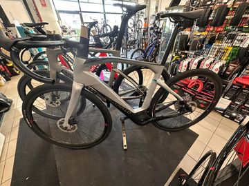 Pinarello NYTRO E5 GRAVEL - SRAM RIVAL AXS 2025 2025 Road & Gravel usato