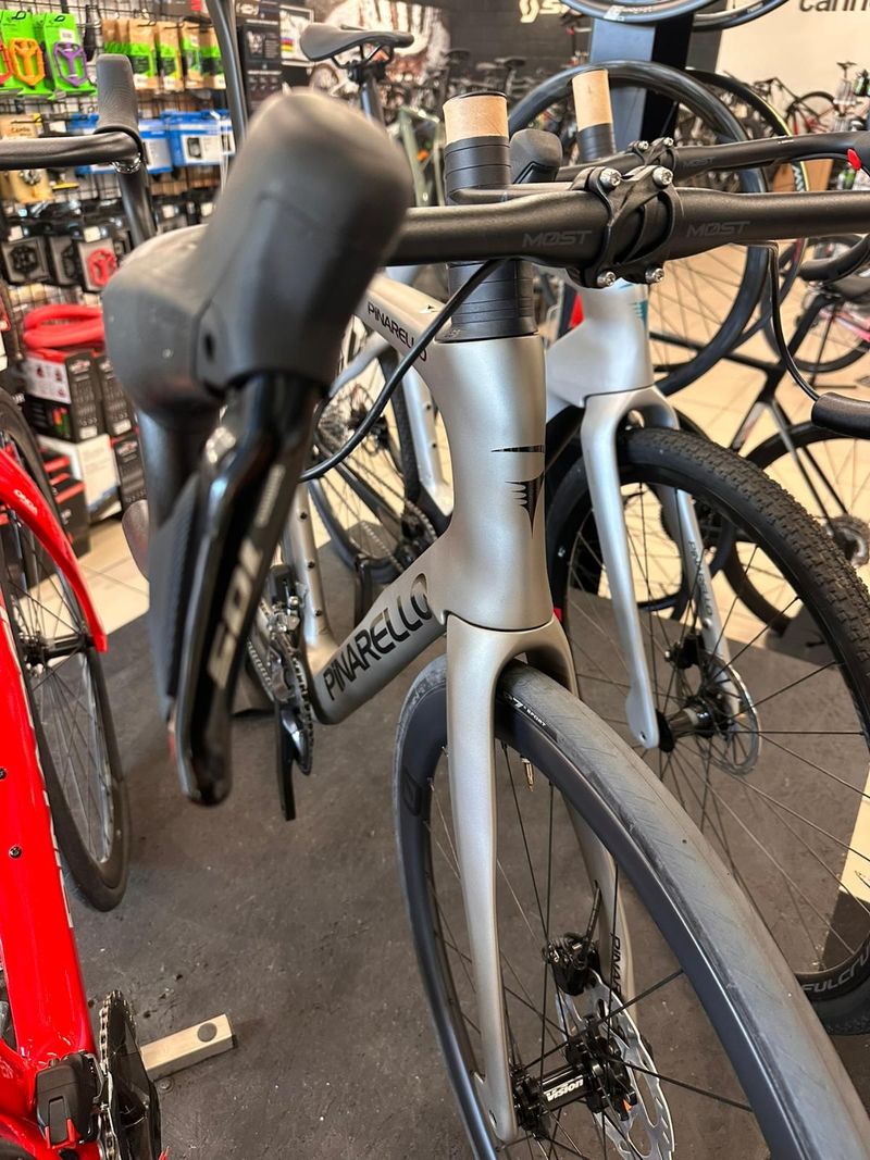 Brugt Pinarello F5 Shimano 105 Di2 2023 Road & Gravel — billede 2 af 8