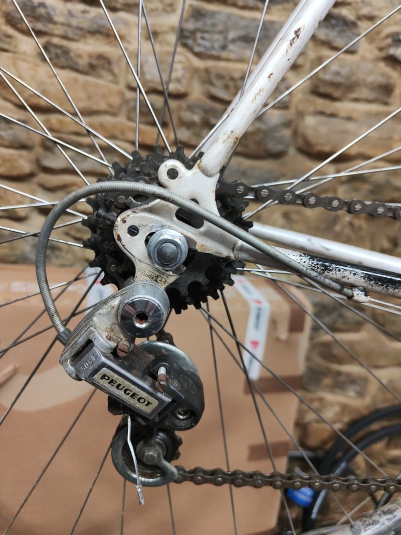 Used Peugeot Vintage 1982 Road & Gravel, White — image 5 of 5