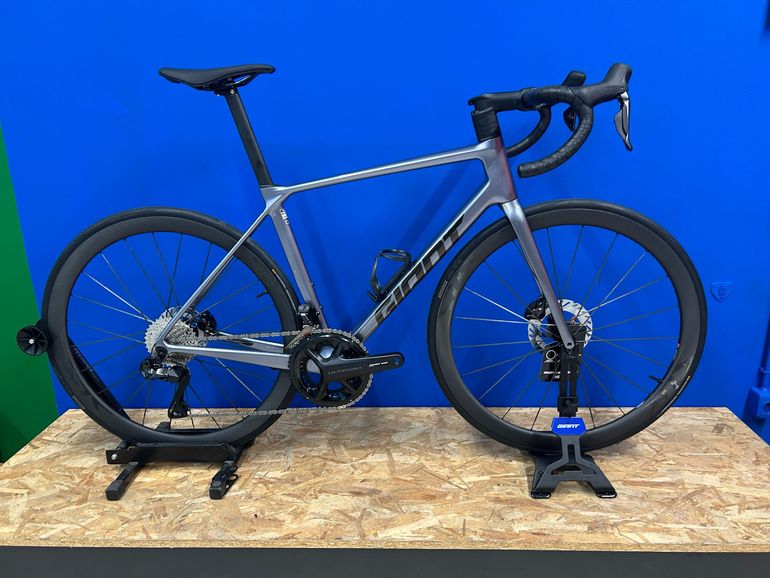 Used Giant TCR Advanced Pro 0 2026 2026 Road & Gravel, Hellgrau — image 2 of 7