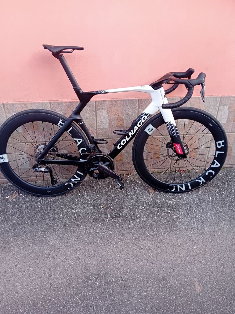 Colnago Y1rs Colnago 2025 Road & Gravel usato, Nero — immagine 2 di 3