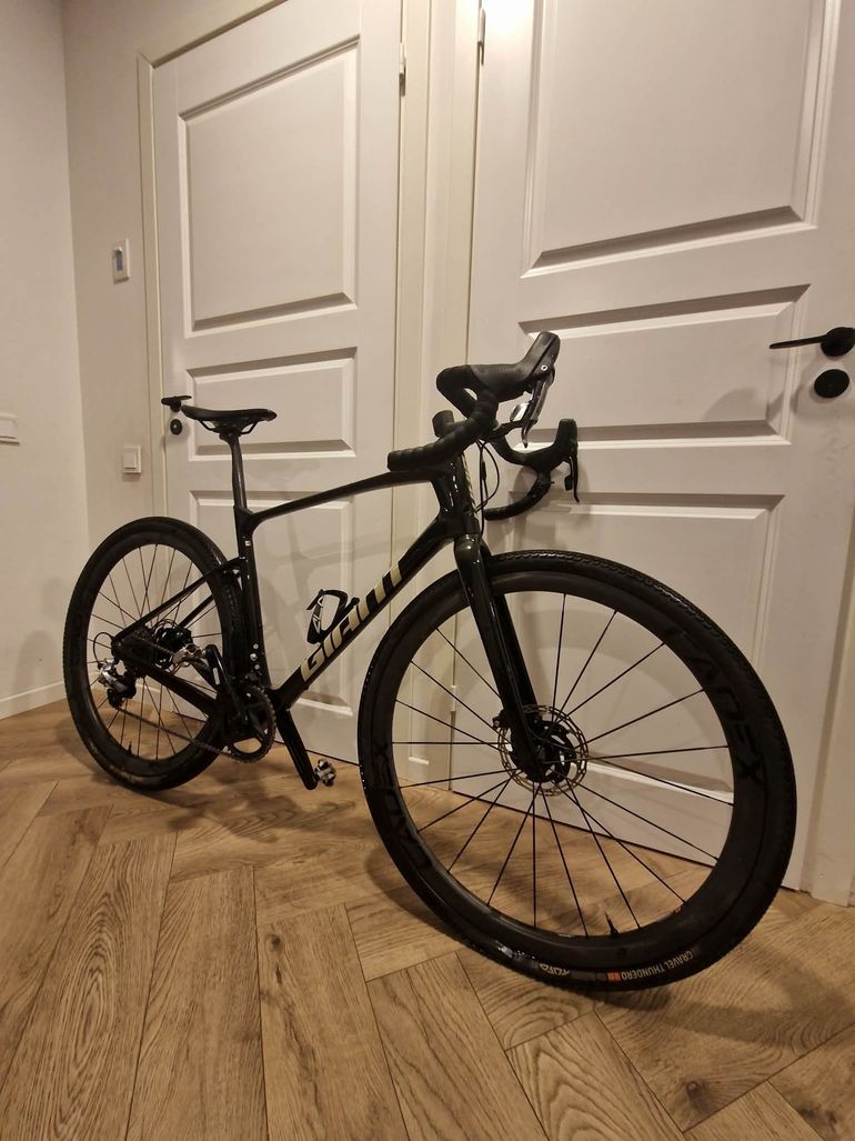 Giant Revolt SRAM Rival 2023