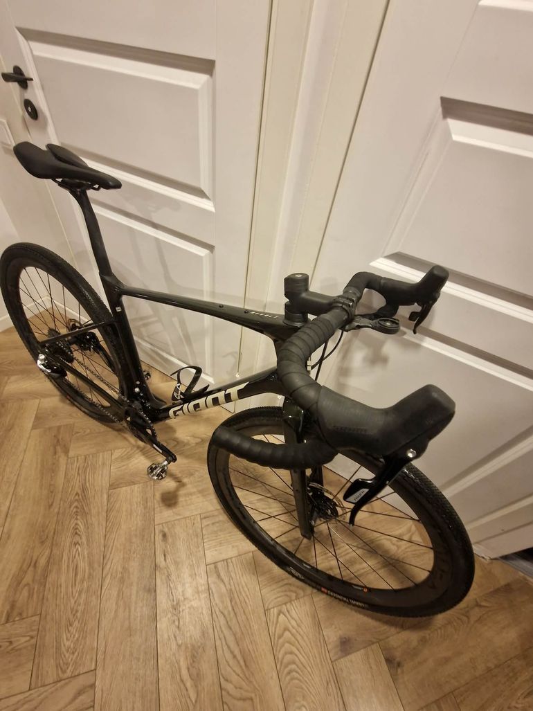 Giant Revolt SRAM Rival 2023