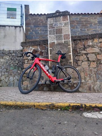 Pinarello Dogma Dura Ace Di2 Rim 2024 Road & Gravel usato
